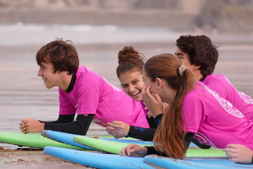 Clases de surf grupales